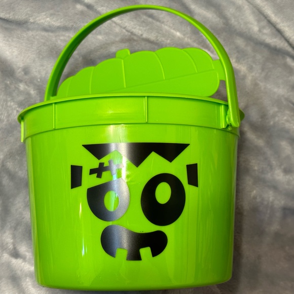McDonald’s BOO Buckets 2023 - 1 Set with ALL 4 COLORS! - Picture 2 of 13